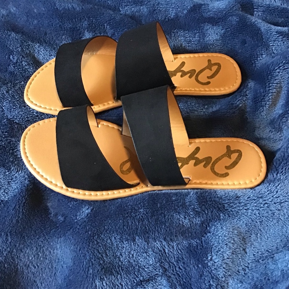 QUPID Black Block Slides ๐ - Picture 3 of 5
